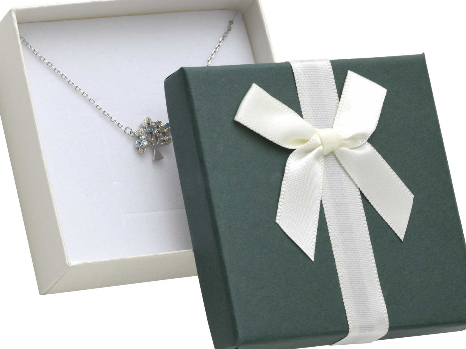 Zelená papierová darčeková krabička s mašľou-278270-32