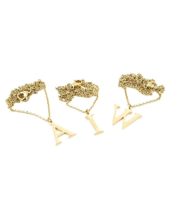 Pozlátené písmenko s retiazkou