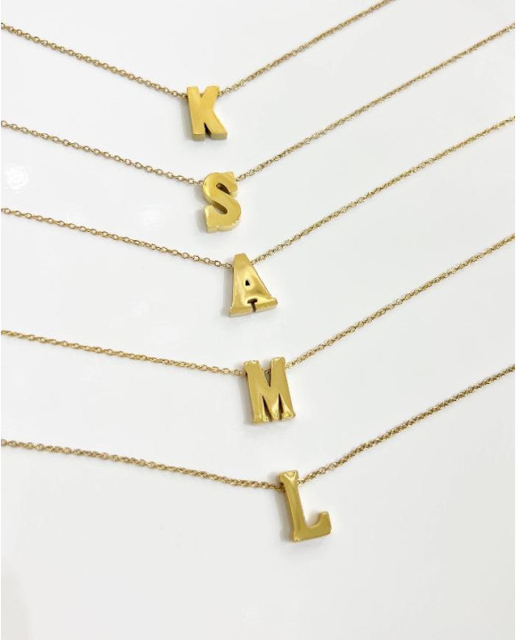 Oceľový náhldelník pozlátený s písmenkom-281697-20