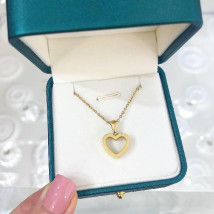 Oceľový náhrdelník Srdce-256095-013