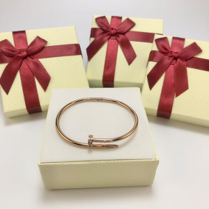 Dámsky oceľový náramok klinec rose